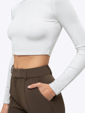 Long Sleeve Tomboy Tee Cropped | White Slim-fit Tomboy-Cotton™