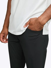 AO 5-Pocket Pant | Black Slim-Fit Versaknit®