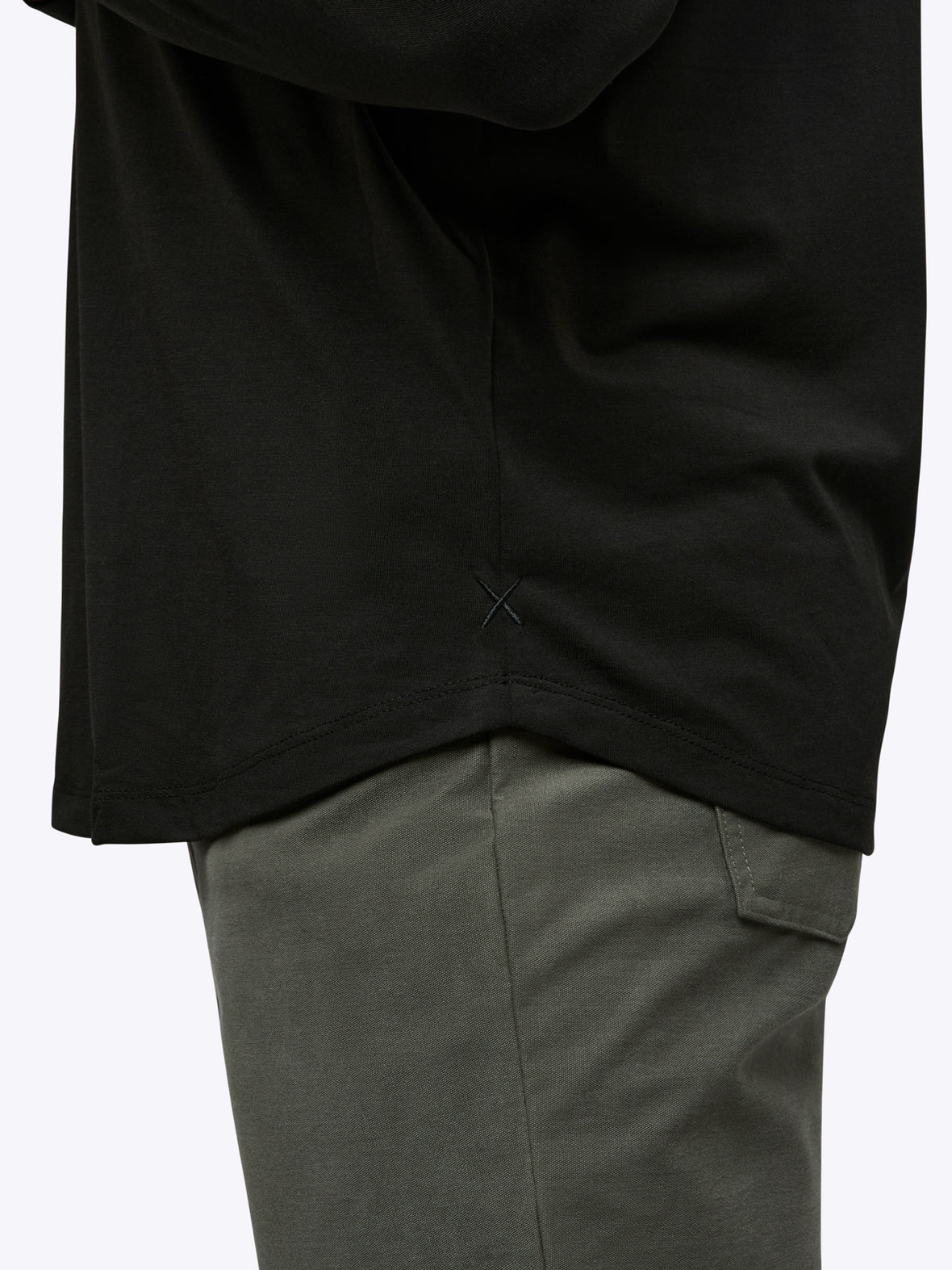 AO Long Sleeve Curve-Hem Tee | Black Signature-fit PYCA Pro®