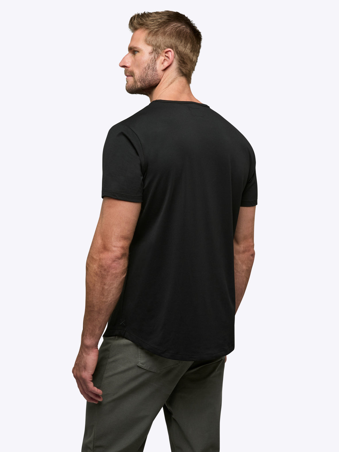 AO Curve-Hem Tee | Black Signature-fit PYCA Pro®