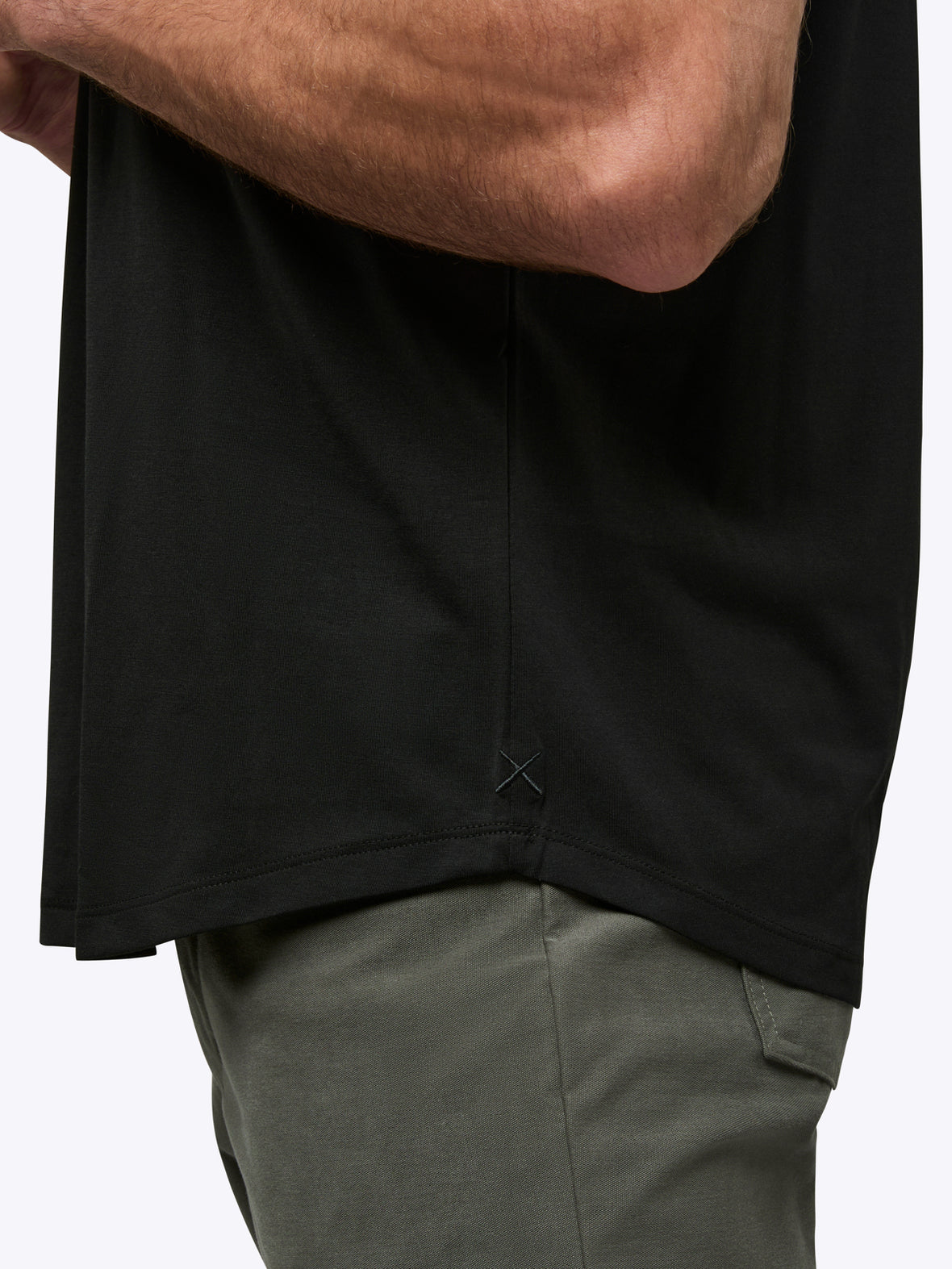 AO Curve-Hem Tee | Black Signature-fit PYCA Pro®