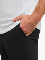 AO Jogger | Black Slim-fit Versaknit®