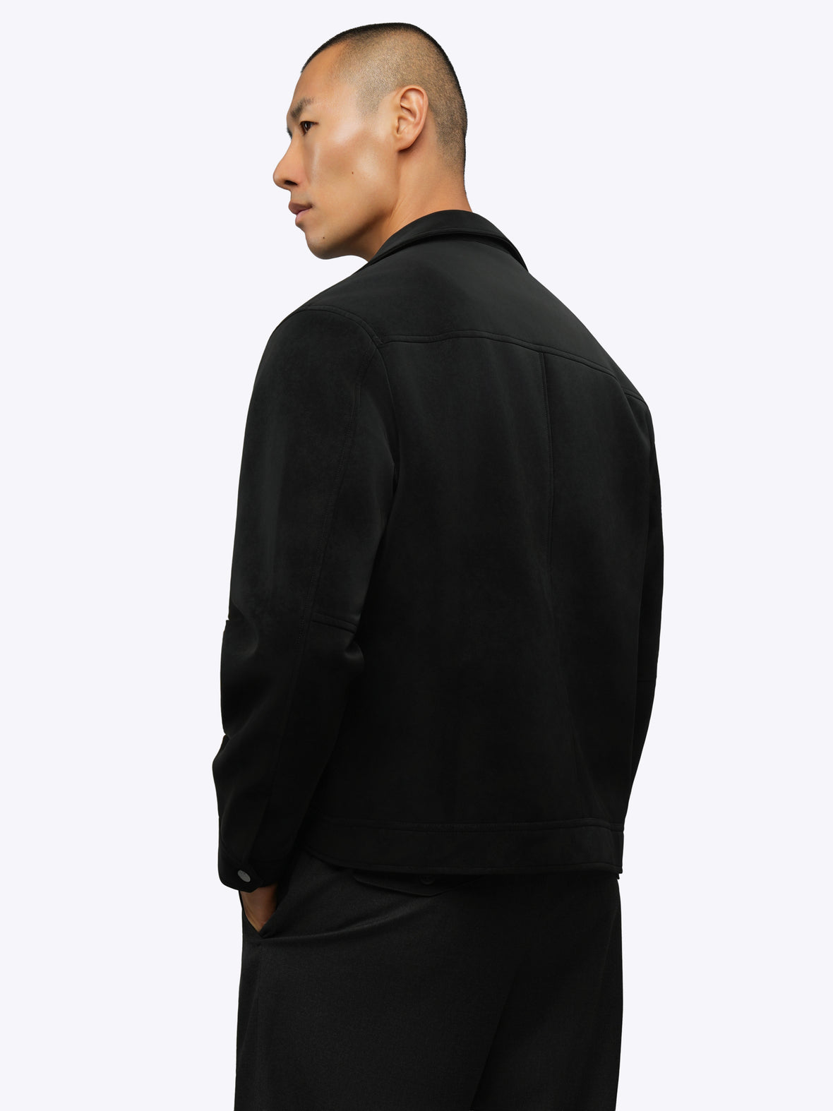 [info]--Gun is 6'2, 170lbs and wears a size M