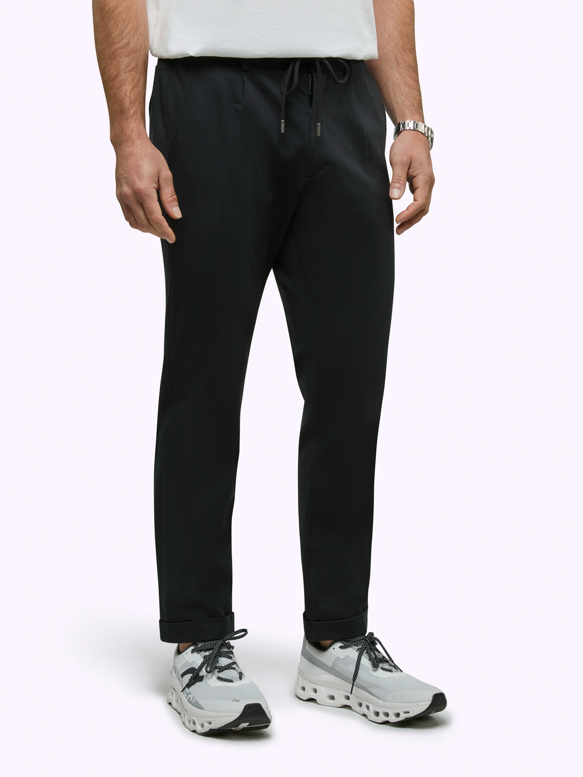 [info]--Alex is 5'11