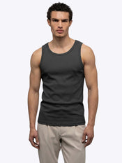 Essential Fitted Rib Tank | Black Form-Fitting