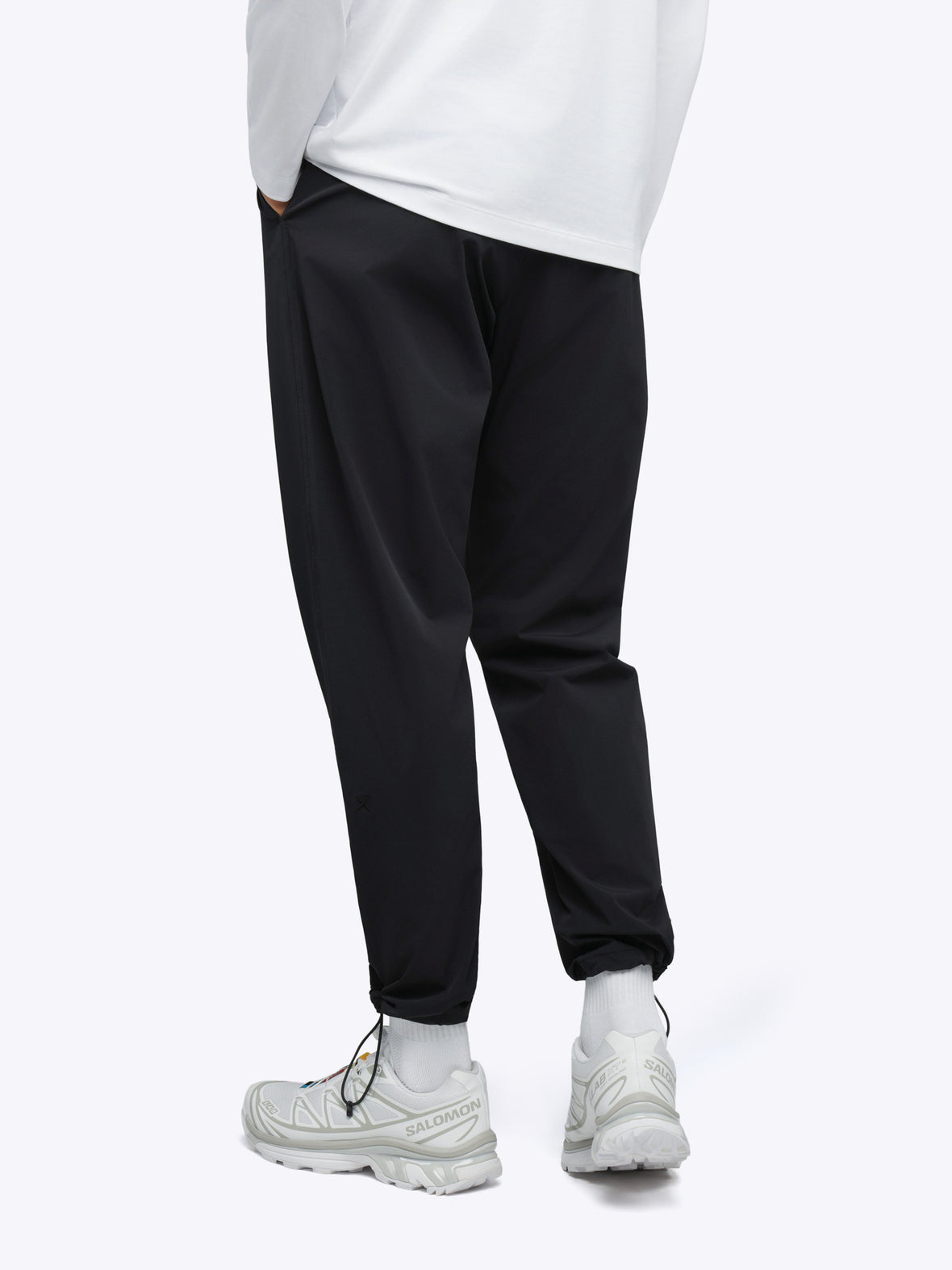 [info]--Gun is 6'2, 170lbs and wears a size M
