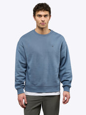 [info]--Tom is 6'1, 180lbs and wears a size L