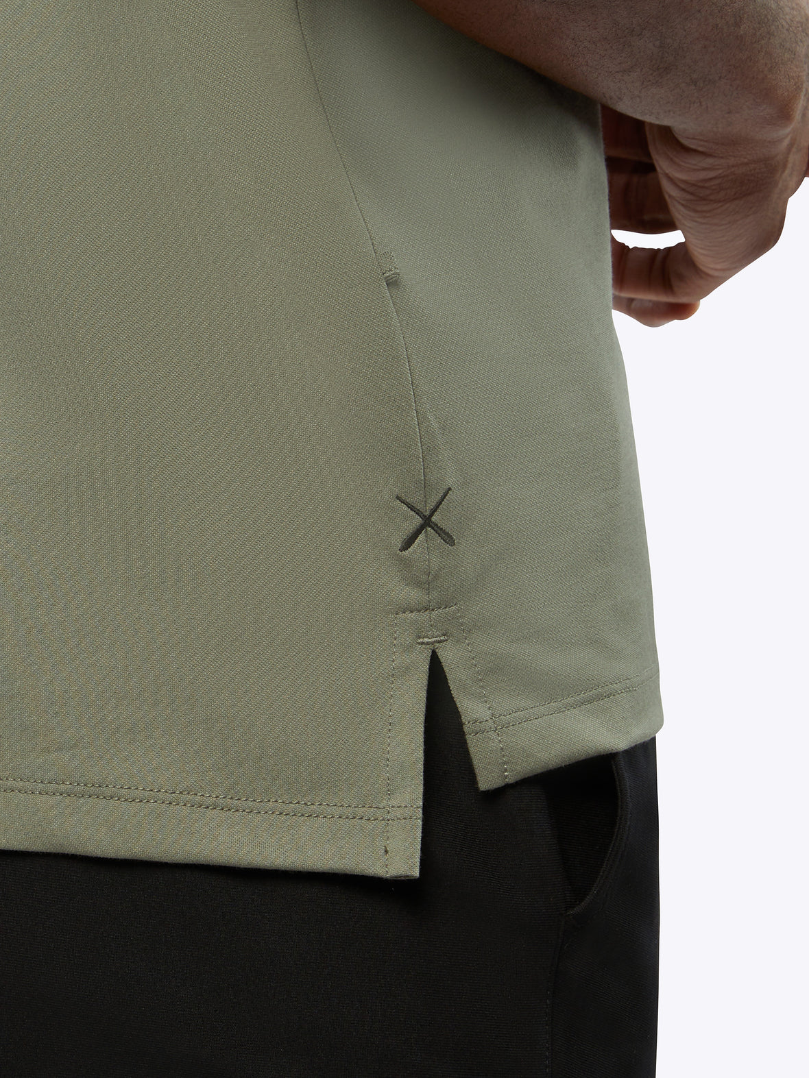 COZ Polo Split-Hem | Carbon Signature-fit