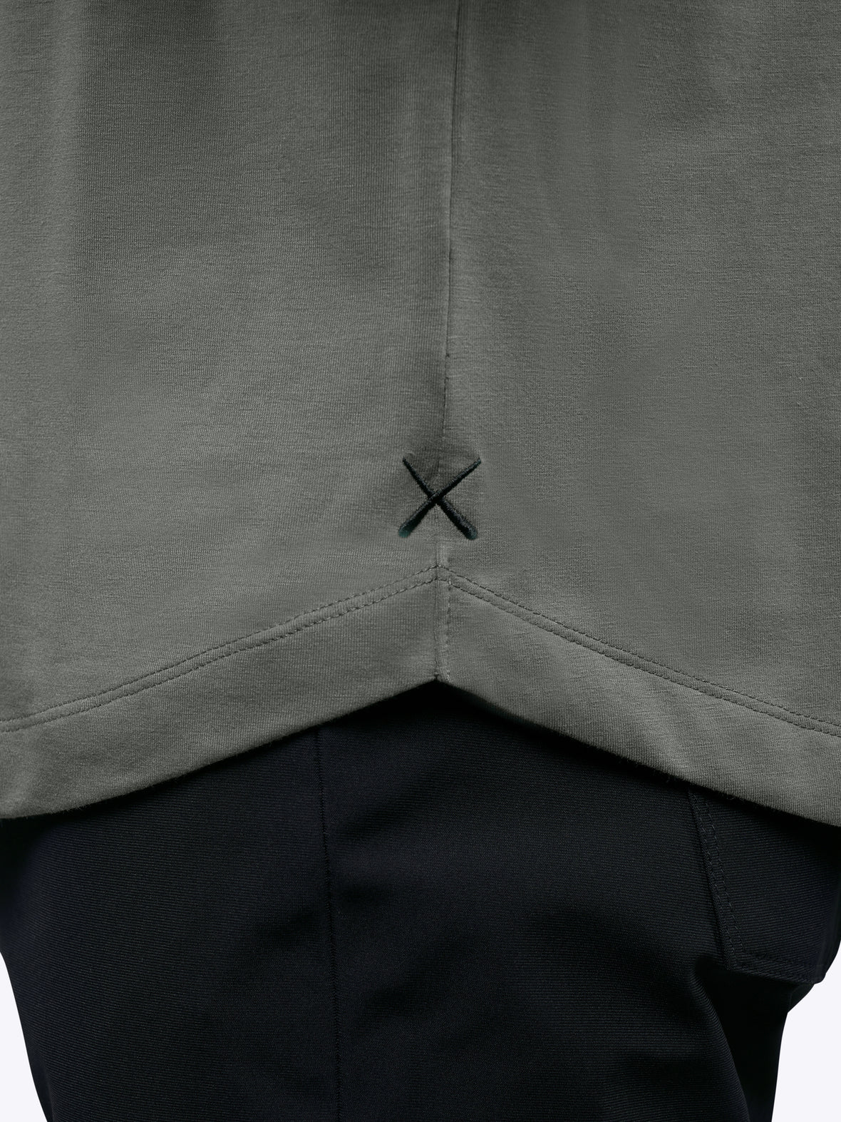 AO Curve-Hem Tee | Castor Grey Signature-Fit PYCA Pro®