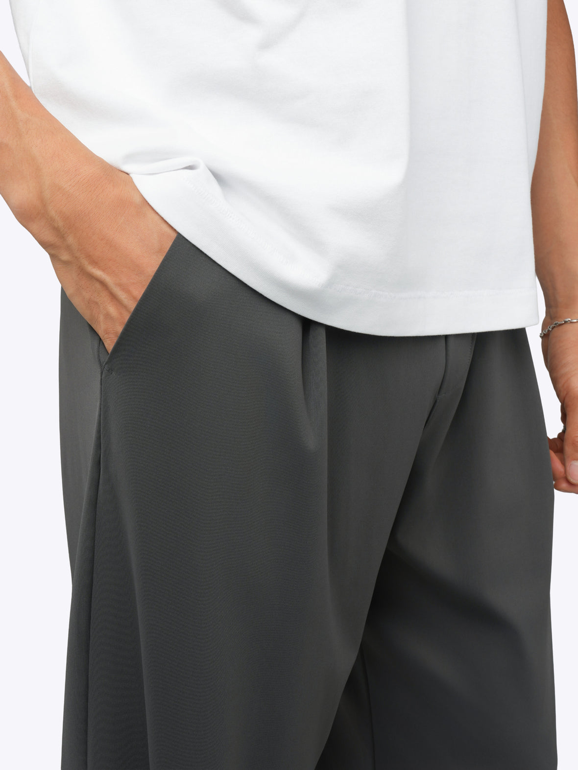 Foundation-Air Relaxed Pleated Trouser | Dark Graphite Relaxed-Fit
