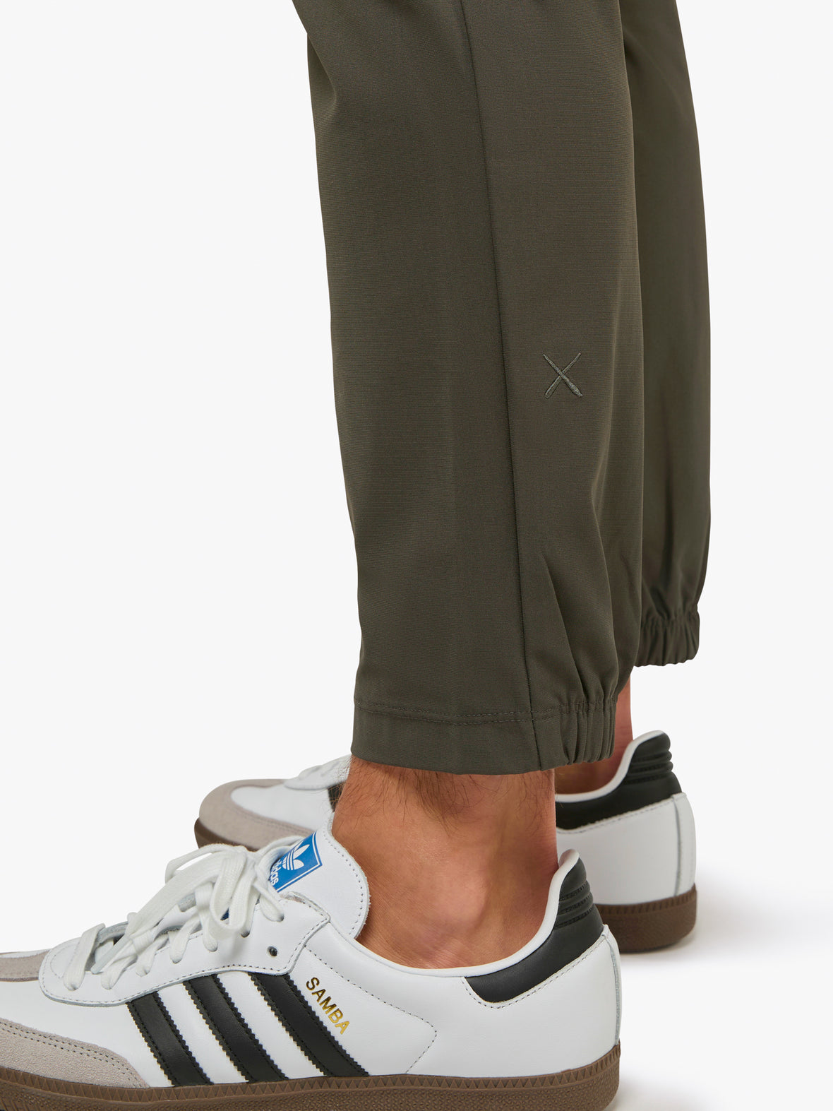 AO Jogger | Dark Pine Slim-fit Versaknit™