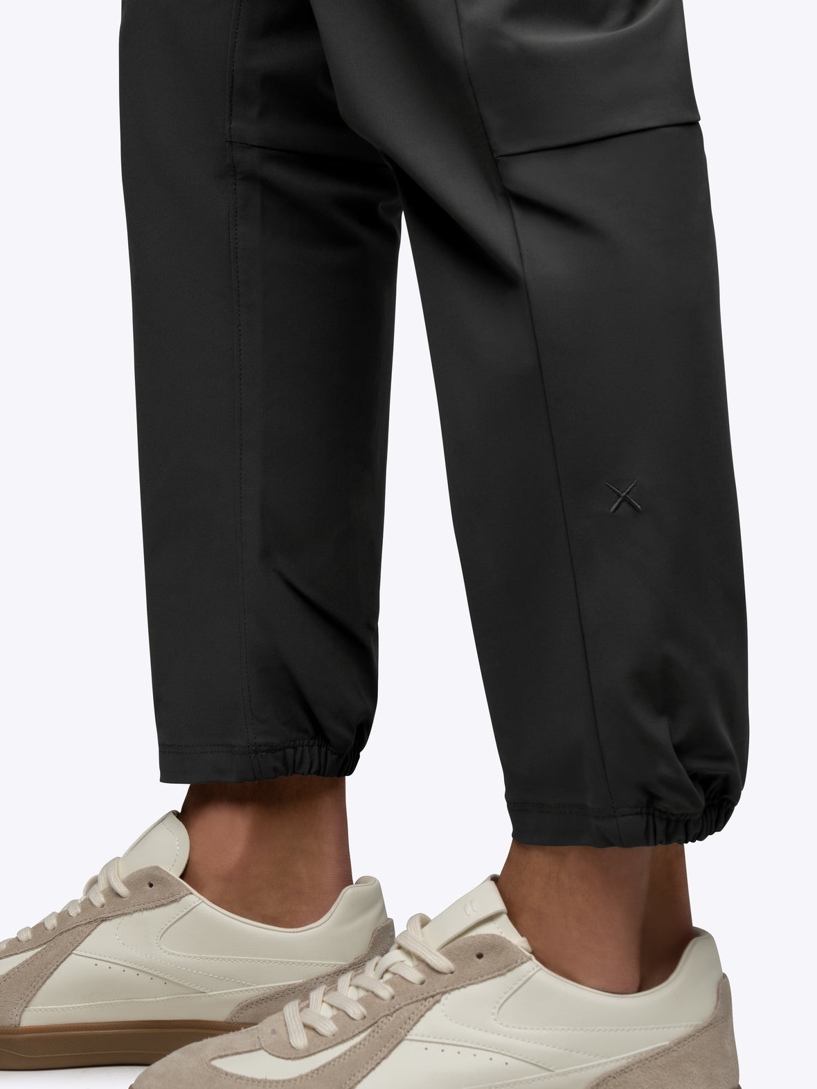 AO Jogger Pant 2.0 | Black Straight-Leg Versaknit®