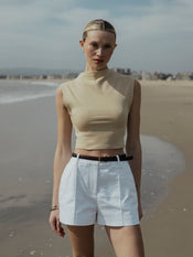 Sleeveless Tomboy Tee | Linen Slim-fit