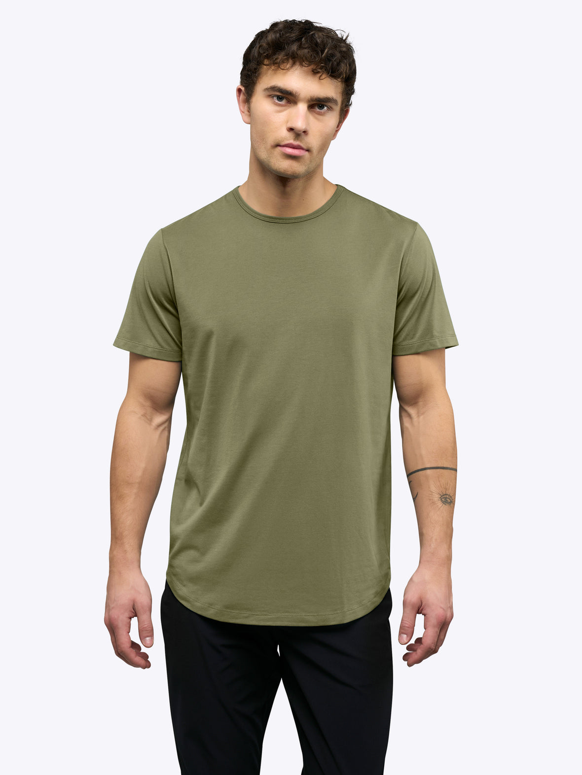 [info]--Tom is 6'1, 180lbs and wears a size L