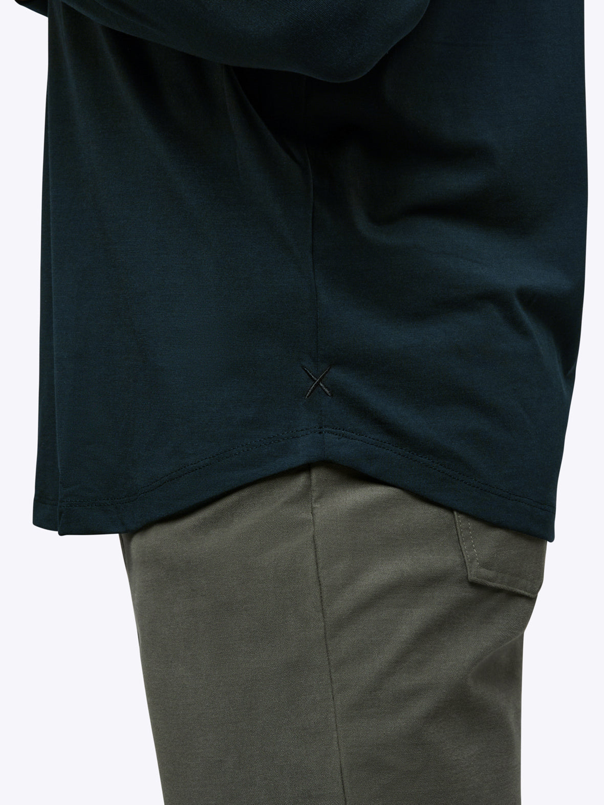 AO Long Sleeve Curve-Hem Tee | Obsidian Signature-fit PYCA Pro®
