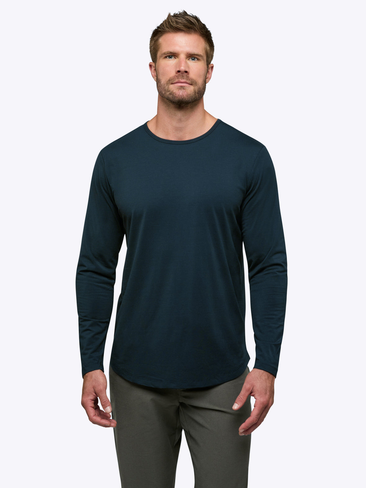 [info]--Davey is 6’2, 200lbs and wears a size L