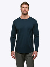 [info]--Davey is 6’2, 200lbs and wears a size L