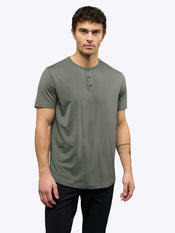 [info]--Tom is 6'1, 180lbs and wears a size L