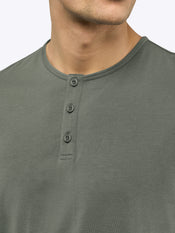 AO Henley Curve-Hem Tee | Gunmetal Signature-Fit PYCA Pro®