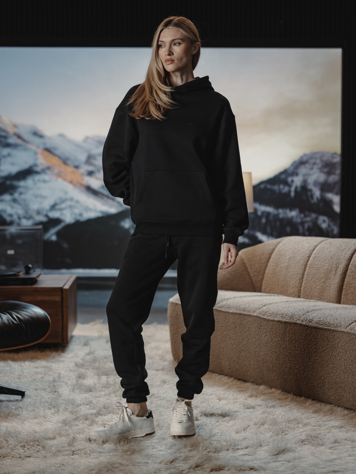 Divine Fleece Sweatpant | Black Classic-fit