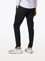 AO Jogger Tall | Black Slim-fit Versaknit®